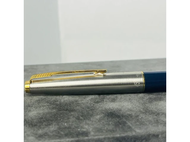 Parker 45 vulpen - limited edition - afbeelding 6 van  8