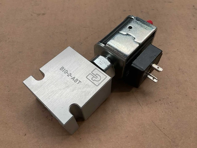 Parker b10-2-a8t hydraulische cartridgeklepbehuizing - afbeelding 4 van  5