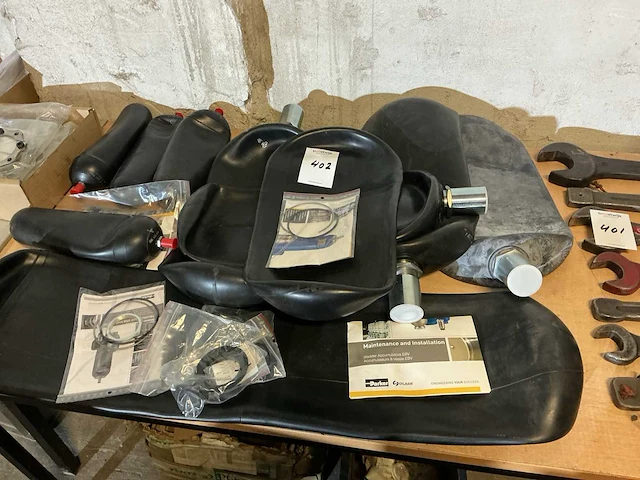 Parker hydrauliek accumulators (11x) - afbeelding 1 van  3