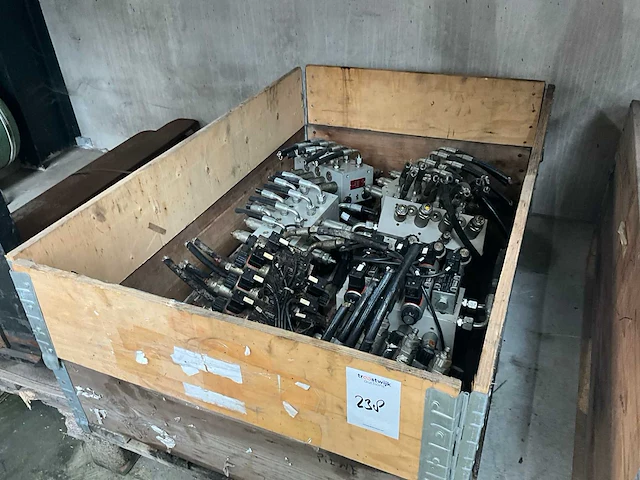 Parker hydrauliek ventiel (7x) - afbeelding 1 van  4