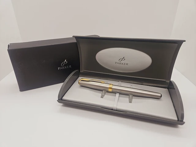Parker sonnet 18kt gp two tone vulpen - inclusief doos - afbeelding 1 van  6