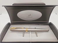 Parker sonnet 18kt gp two tone vulpen - inclusief doos - afbeelding 2 van  6