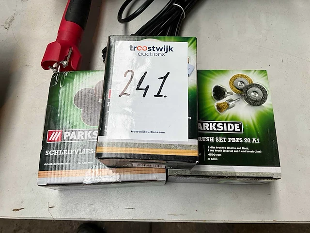 Parkside pws 125 g6 haakse slijpmachine - afbeelding 4 van  4