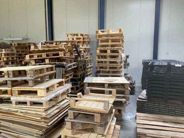 Partij - pallets - afbeelding 10 van  19