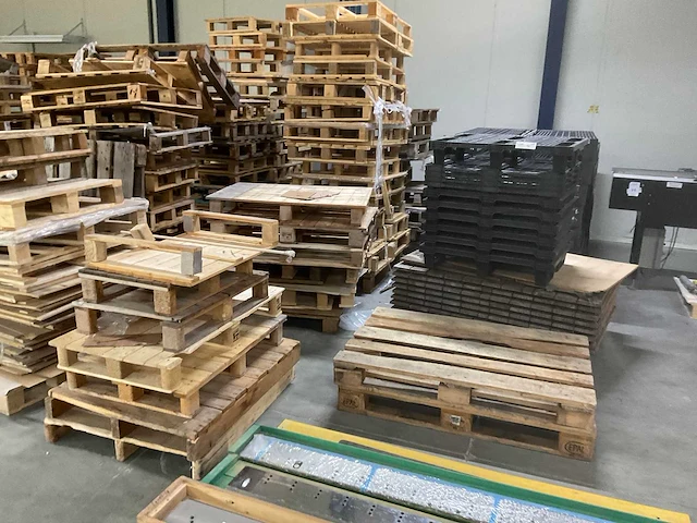 Partij - pallets - afbeelding 11 van  19
