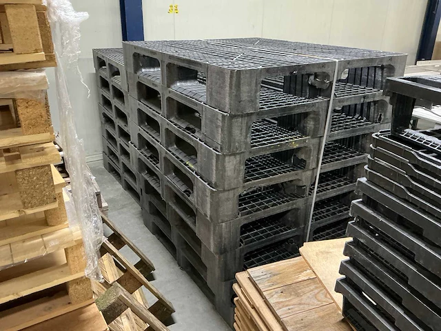 Partij - pallets - afbeelding 14 van  19