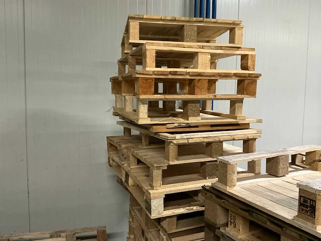 Partij - pallets - afbeelding 18 van  19