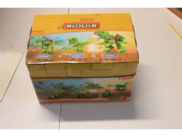 Partij 107 display dino speelgoed 24 stuks in dislay - afbeelding 1 van  5