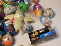 Partij 112 diverse verassingspeelgoed ruim 35 stuks - afbeelding 7 van  7