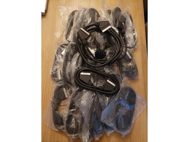 Partij 23 stuks scartkabels. - afbeelding 1 van  3