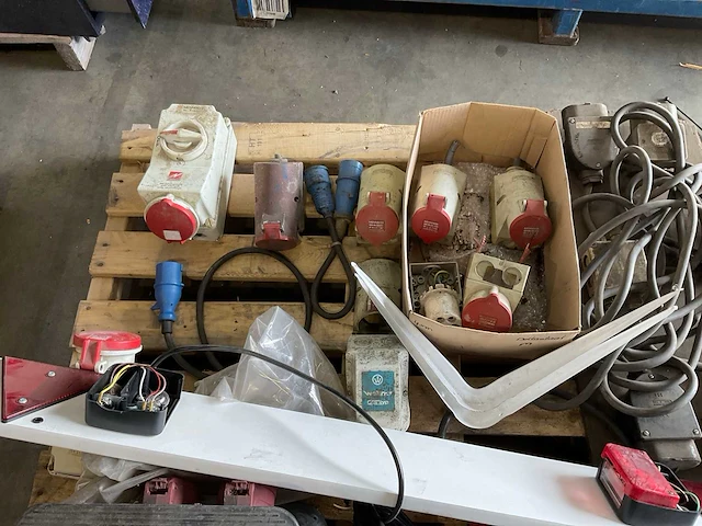 Partij 380 volt benodigdheden - afbeelding 6 van  7