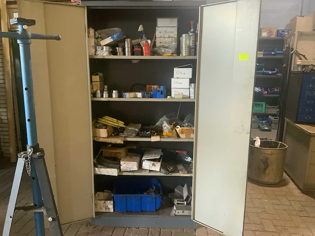 Partij aanhangeronderdelen - afbeelding 12 van  44