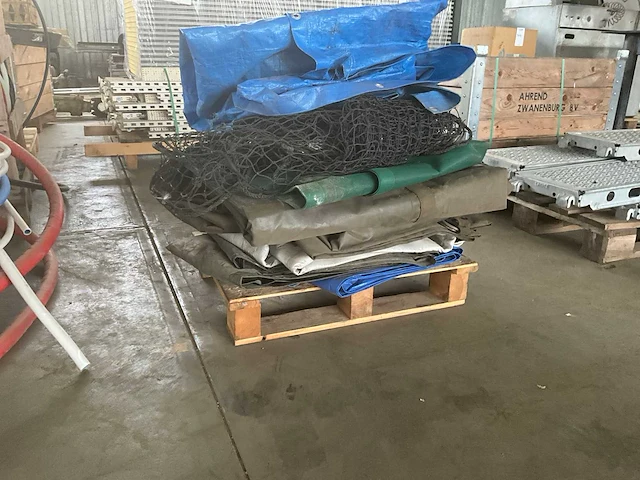 Partij aanhangwagen netten/zeilen - afbeelding 3 van  3