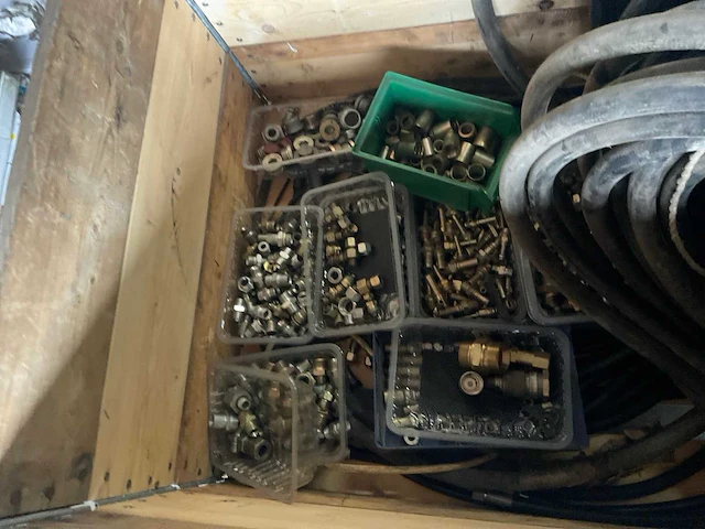 Partij aannemersmateriaal - afbeelding 3 van  5