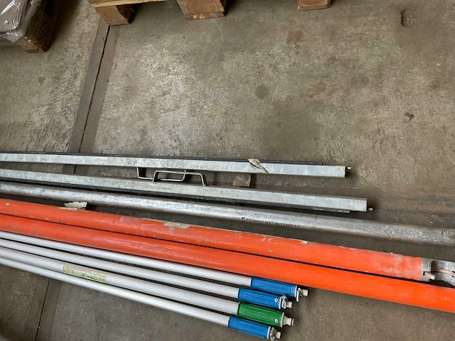 Partij aannemersmateriaal - afbeelding 6 van  6
