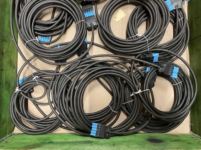 Partij aansluitkabels - afbeelding 2 van  3