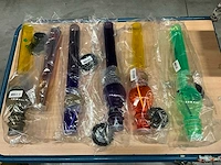 Partij acryl bongs - afbeelding 1 van  9