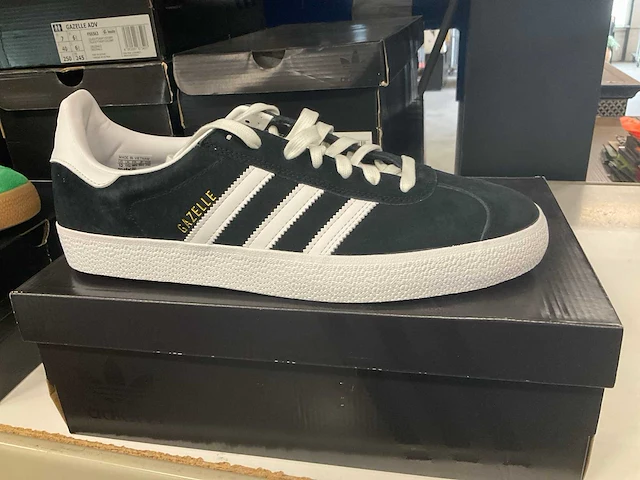 Partij adidas schoenen (19x) - afbeelding 3 van  6