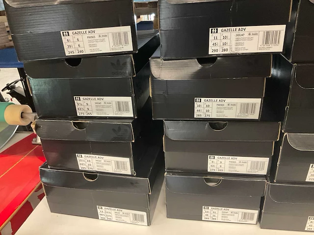 Partij adidas schoenen (19x) - afbeelding 6 van  6