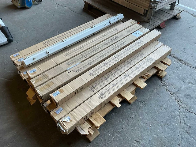 Partij adurolight t8pc1201 led armaturen - afbeelding 1 van  5