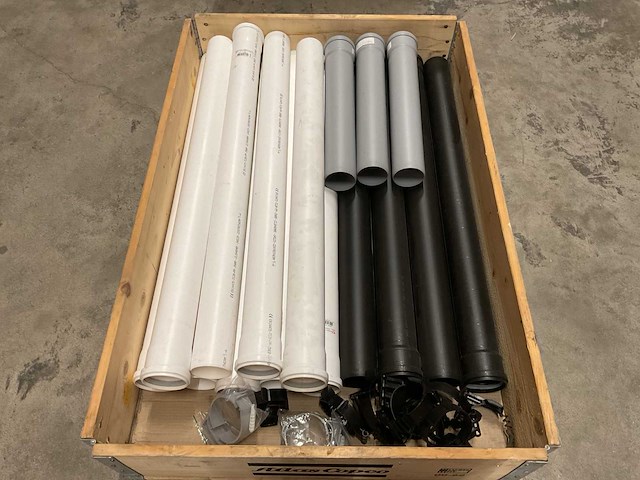 Partij af- en toevoerbuizen - afbeelding 1 van  3