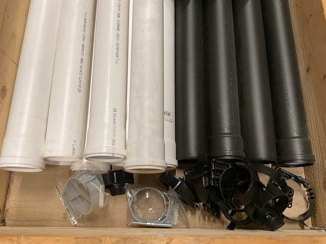 Partij af- en toevoerbuizen - afbeelding 2 van  3