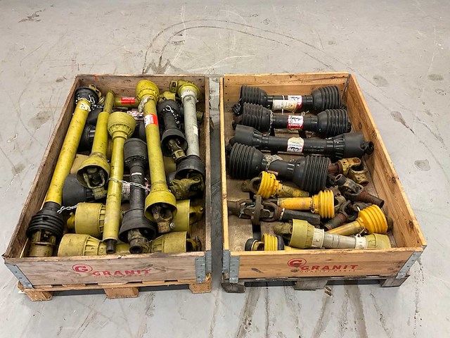 Partij aftakassen t.b.v. tractoren - afbeelding 2 van  4