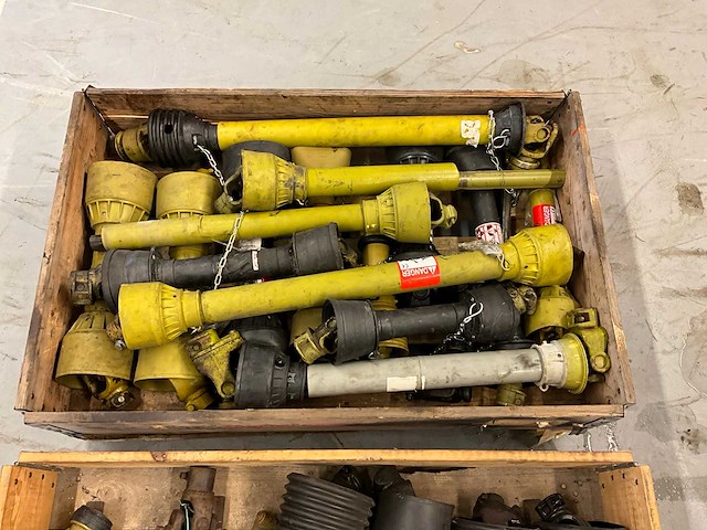 Partij aftakassen t.b.v. tractoren - afbeelding 4 van  4