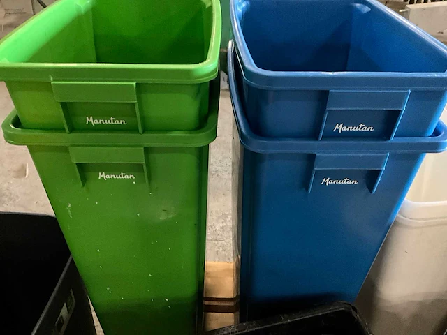 Partij afvalcontainers - afbeelding 2 van  4