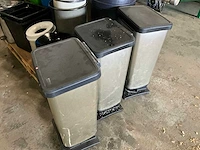Partij afvalcontainers - afbeelding 3 van  4