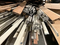 Partij afwerklatten/plinten - afbeelding 4 van  8