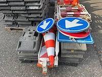 Partij afzetmaterialen - afbeelding 7 van  8