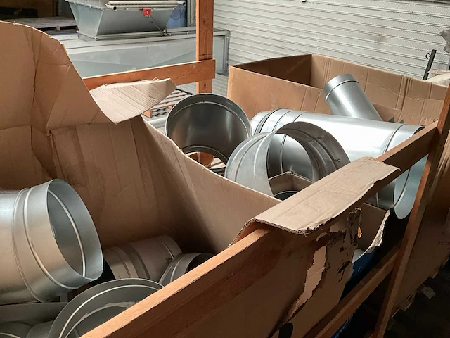 Partij afzuigbuis en koppelstukken - afbeelding 9 van  17