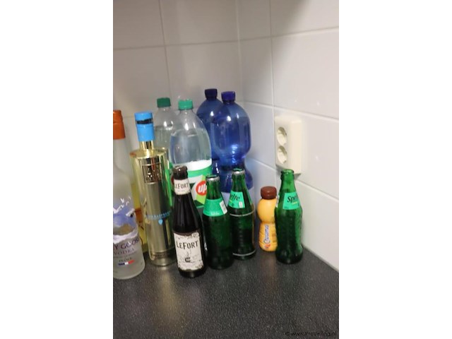 Partij (alcoholische) dranken o.a. vodka, bacardi & lefort - afbeelding 3 van  3