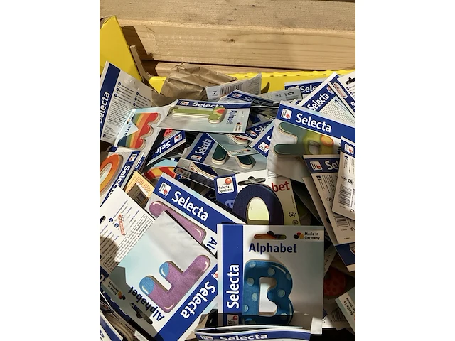 Partij alfabet houten letters, selecta, diverse kleuren - afbeelding 3 van  8