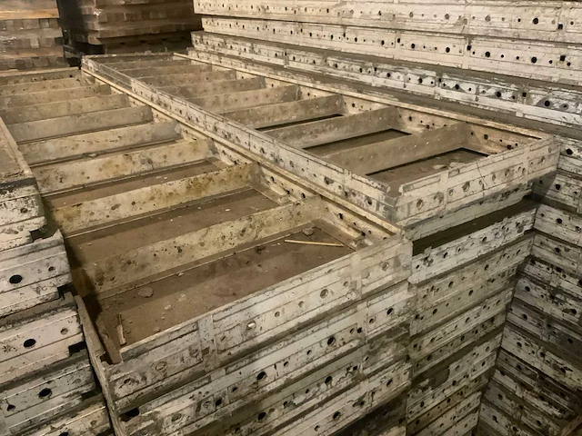 Partij alumatab bekistingsmateriaal 270cm (circa 200 stuks) - afbeelding 4 van  26
