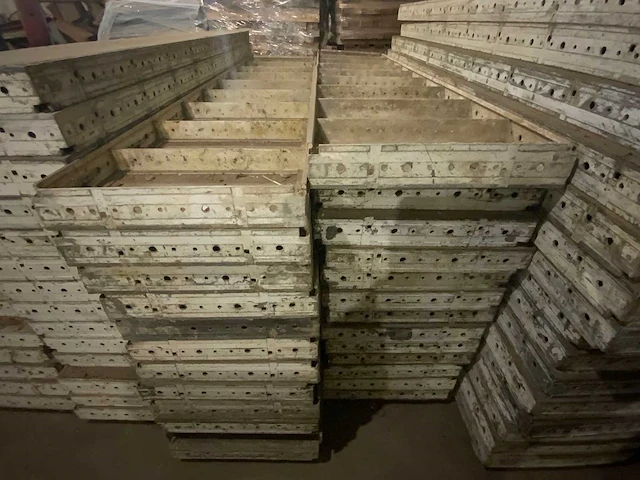 Partij alumatab bekistingsmateriaal 270cm (circa 200 stuks) - afbeelding 5 van  26