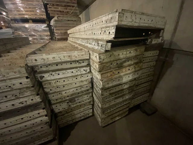 Partij alumatab bekistingsmateriaal 270cm (circa 200 stuks) - afbeelding 6 van  26