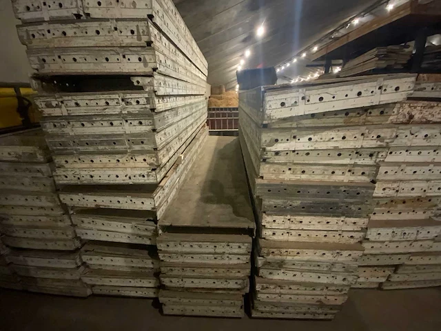 Partij alumatab bekistingsmateriaal 270cm (circa 200 stuks) - afbeelding 8 van  26
