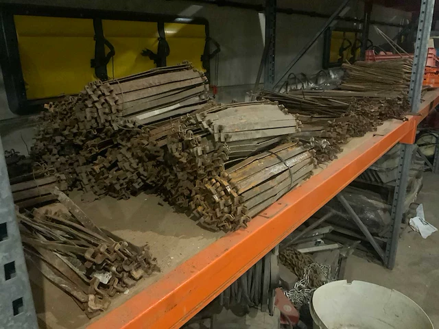 Partij alumatab bekistingsmateriaal 270cm (circa 200 stuks) - afbeelding 10 van  26
