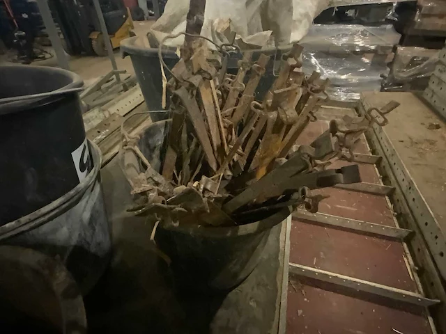 Partij alumatab bekistingsmateriaal 270cm (circa 200 stuks) - afbeelding 11 van  26