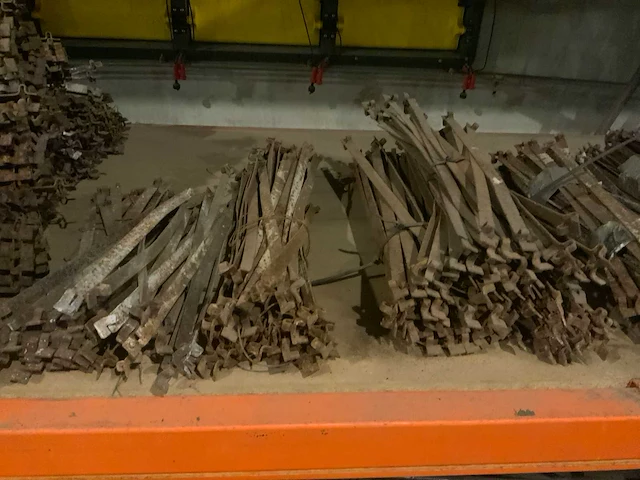 Partij alumatab bekistingsmateriaal 270cm (circa 200 stuks) - afbeelding 14 van  26