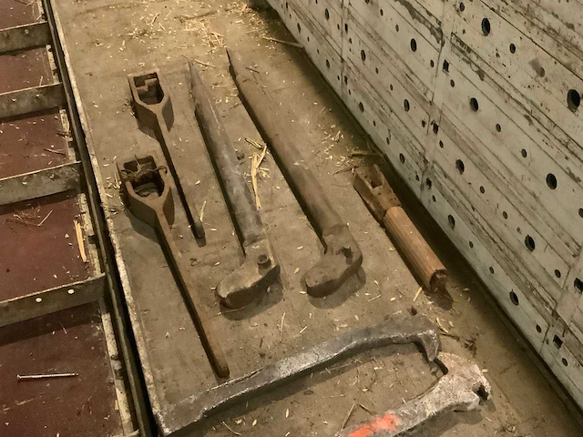Partij alumatab bekistingsmateriaal 270cm (circa 200 stuks) - afbeelding 18 van  26