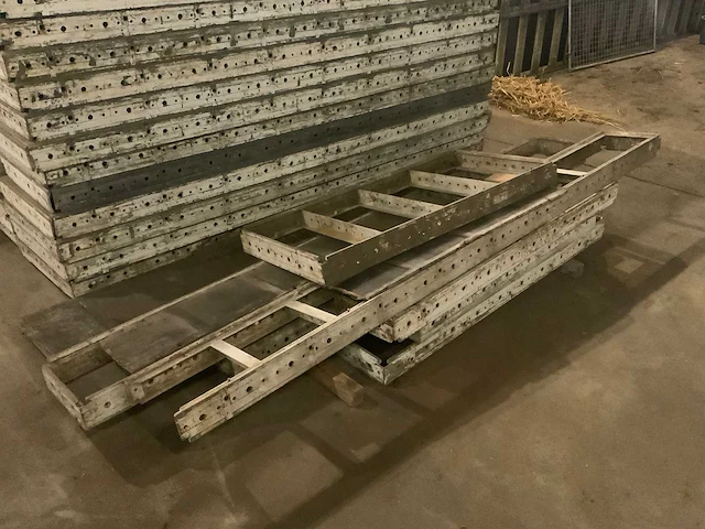 Partij alumatab bekistingsmateriaal 270cm (circa 200 stuks) - afbeelding 21 van  26