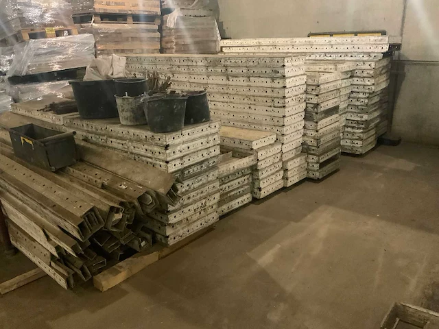 Partij alumatab bekistingsmateriaal 270cm (circa 200 stuks) - afbeelding 25 van  26