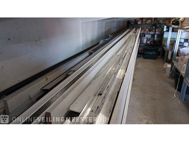 Partij aluminium, keralit en kunststof profielen - afbeelding 5 van  15