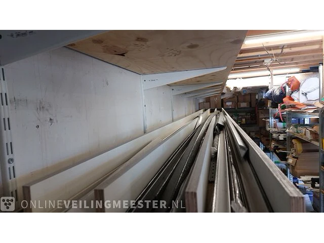 Partij aluminium, keralit en kunststof profielen - afbeelding 10 van  15