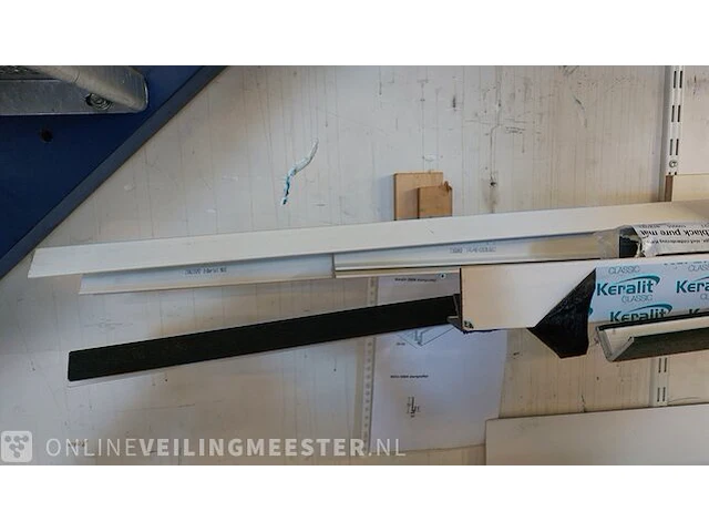 Partij aluminium, keralit en kunststof profielen - afbeelding 12 van  15