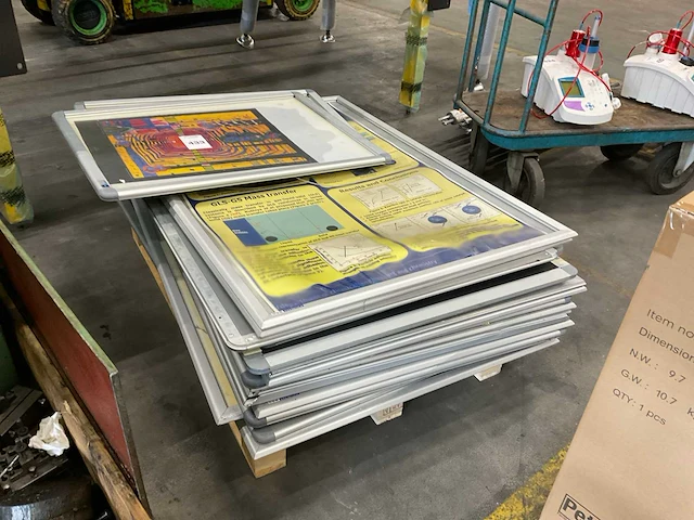 Partij aluminium omlijsting - afbeelding 2 van  4