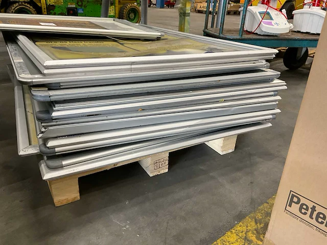 Partij aluminium omlijsting - afbeelding 3 van  4